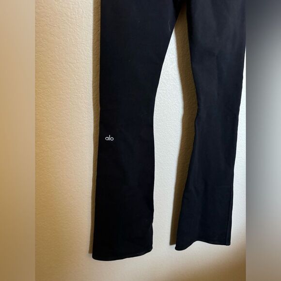Alo Yoga‎ Bootcut Leggings size small in black - Picture 7 of 10